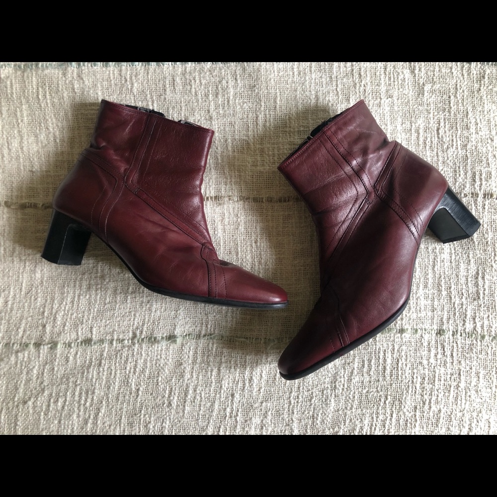 VINTAGE Clark’s Square Toe Booties size 7-8